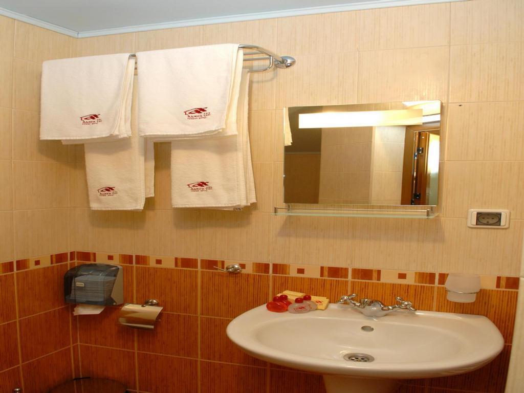 Hotel Pirinski Han - Old Adjev Han Sandanski Camera foto